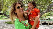 Ticiane Pinheiro leva a caçula Manuella para ver o Papai Noel em parque - Reprodução/Instagram