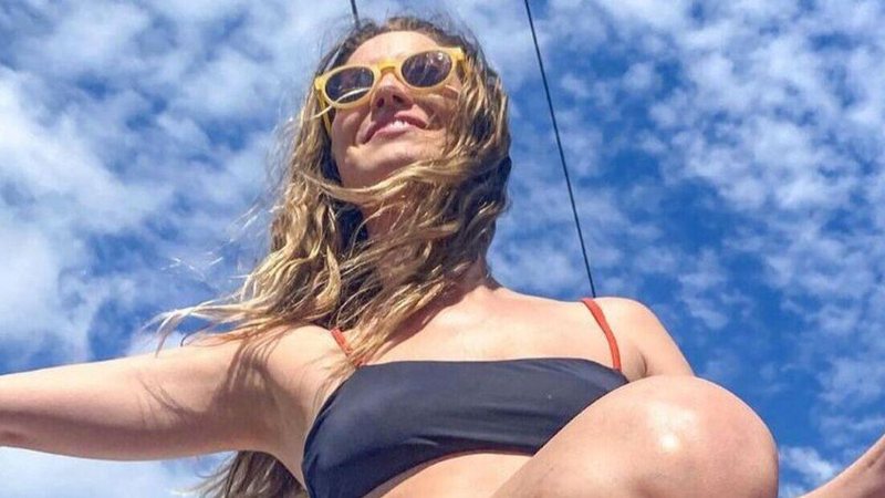 Nathalia Dill faz passeio de barco com os amigos no Rio de Janeiro - Reprodução/Instagram