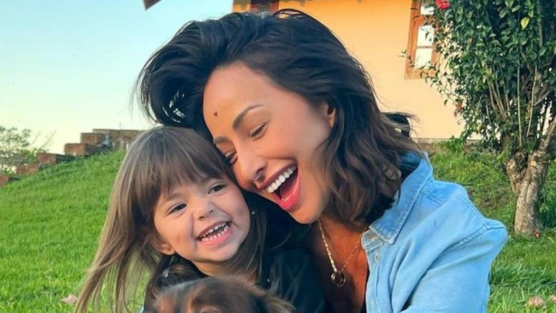 Sabrina Sato recebe abraço caloroso da filha, Zoe - Reprodução/Instagram