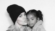 Khloé também apareceu com a filha em uma foto no Natal - Reprodução/Instagram