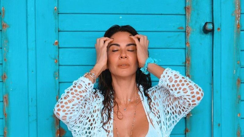 Luciana Gimenez ostenta corpaço escultural em look de praia estiloso - Reprodução/Instagram
