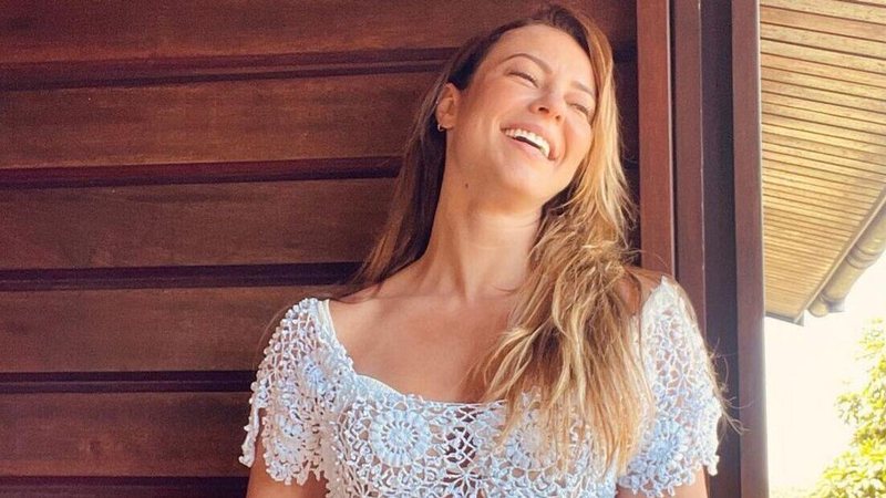 Paolla Oliveira esbanja beleza em biquíni branco estiloso - Reprodução/Instagram