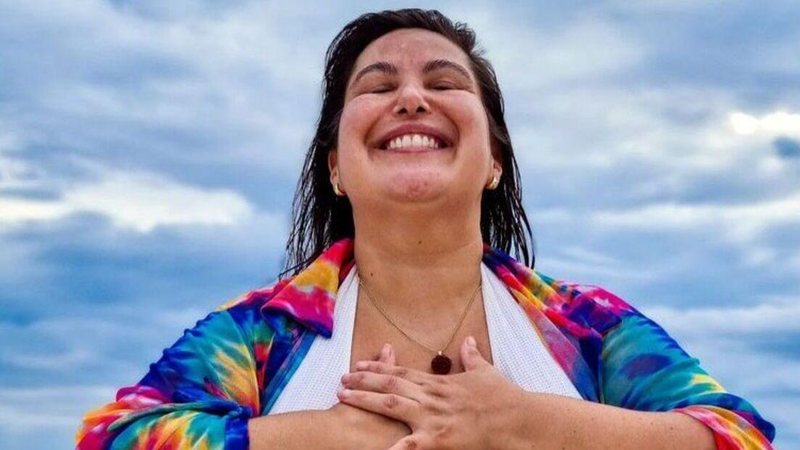 Mariana Xavier deixa mensagem inspiradora com clique na praia: "Mergulhe fundo na sua felicidade em 2022" - Reprodução/Instagram