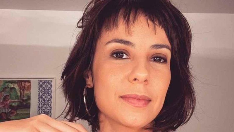 Andréia Horta é vista de biquíni e boa forma surpreende - Divulgação/TV Globo
