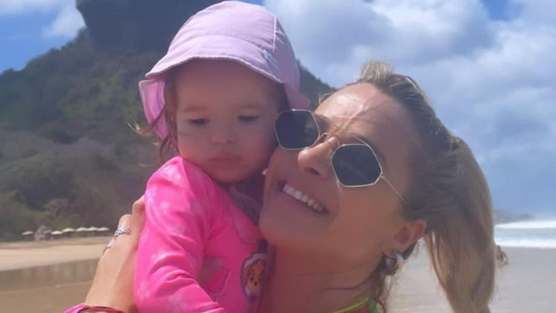 Dany Bananinha curte praia em Noronha com a filha, Lara - Reprodução/Instagram