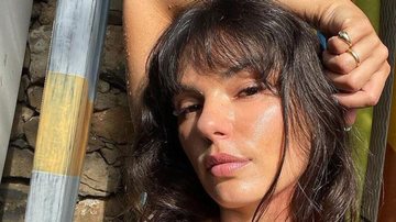 De biquíni preto, atriz Isis Valverde exibe corpão em Noronha - Reprodução/Instagram