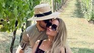Ex-BBB Carla Diaz surge de roupão com o novo namorado na web - Reprodução/Instagram