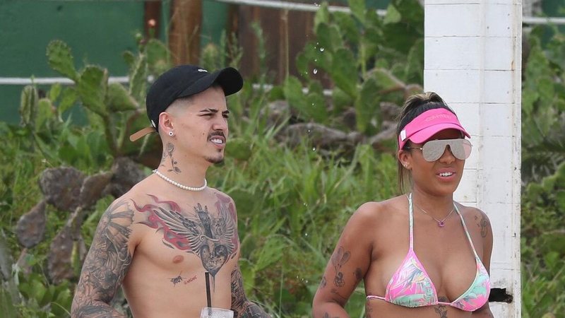 Biel e Tays Reis grávida na praia da Barra da Tijuca - Dilson Silva/AgNews