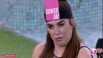 Naiara Azevedo não gostou da plaquinha recebida por PA - Reprodução / Tv Globo