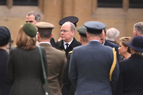 O Príncipe Albert de Mônaco viajou para Londres e marcou presença no memorial do Príncipe Phillip