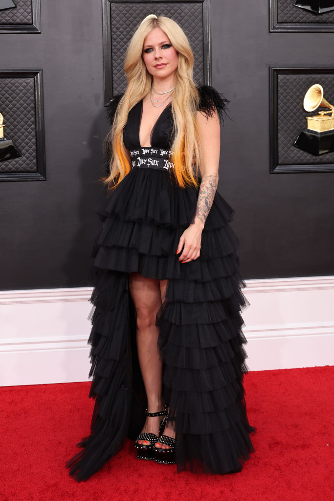 Avril Lavigne retorna ao Grammy Awards para apresentar