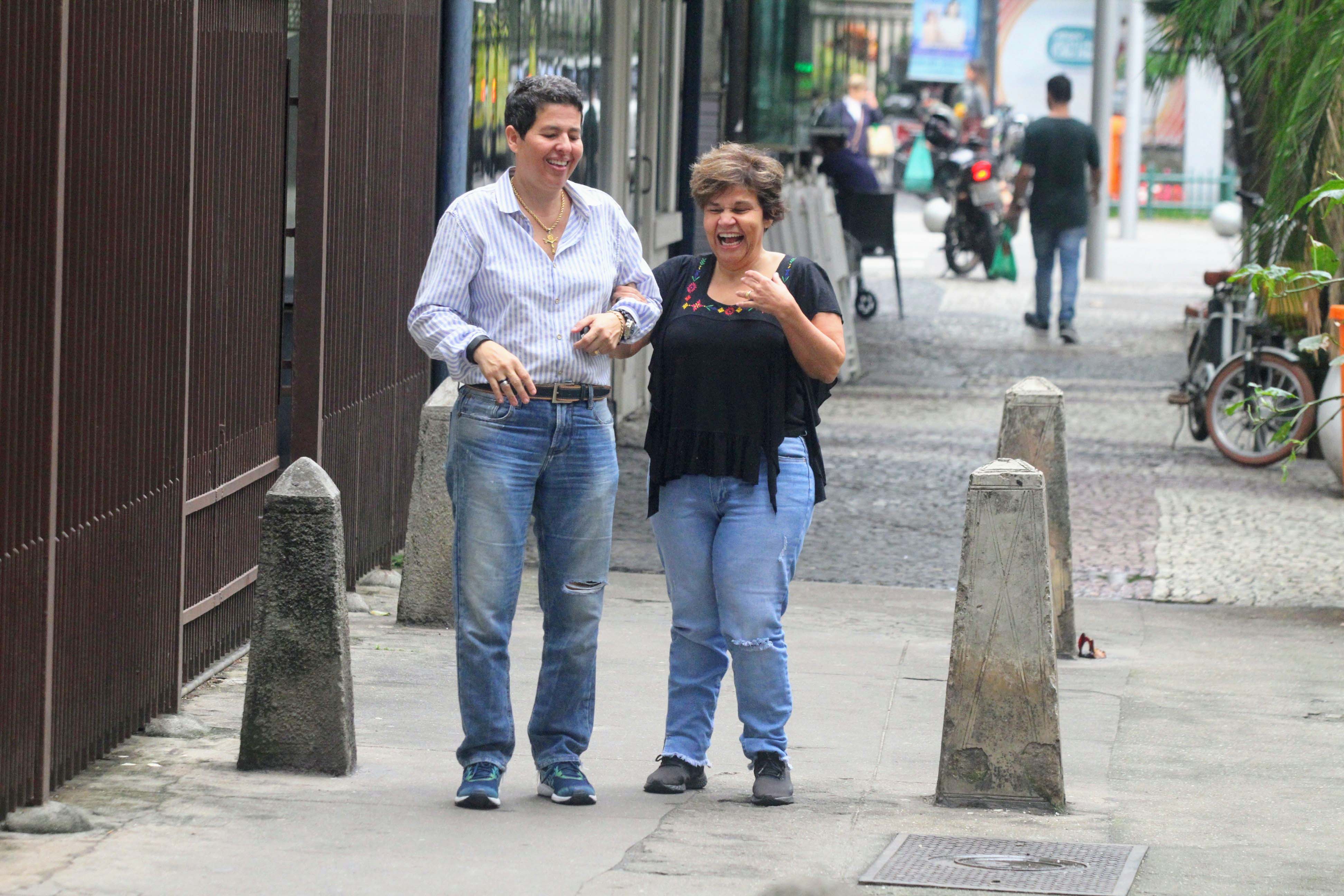 Adriane Bonato e Claudia Rodrigues curtem passeio 