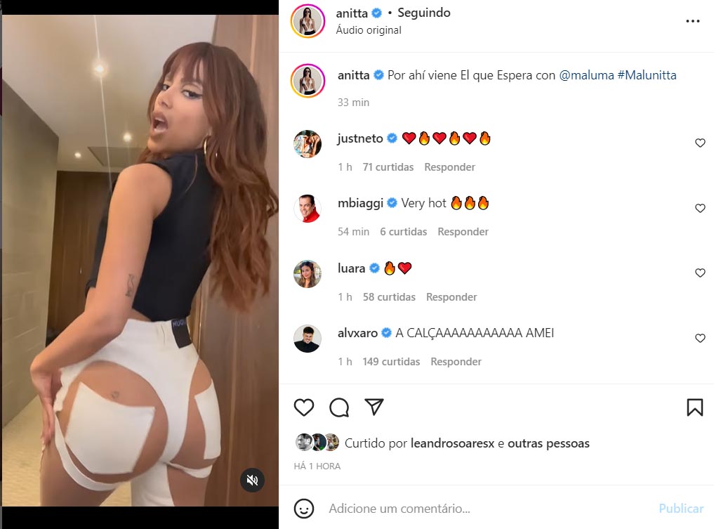 Anitta usa calça com transparência