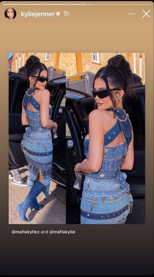 Kylie esbanjou estilo com look jeans