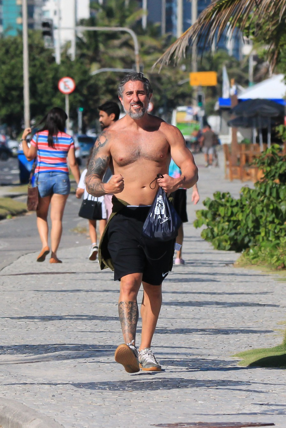 Marcos Mion faz exercícios no Rio de Janeiro