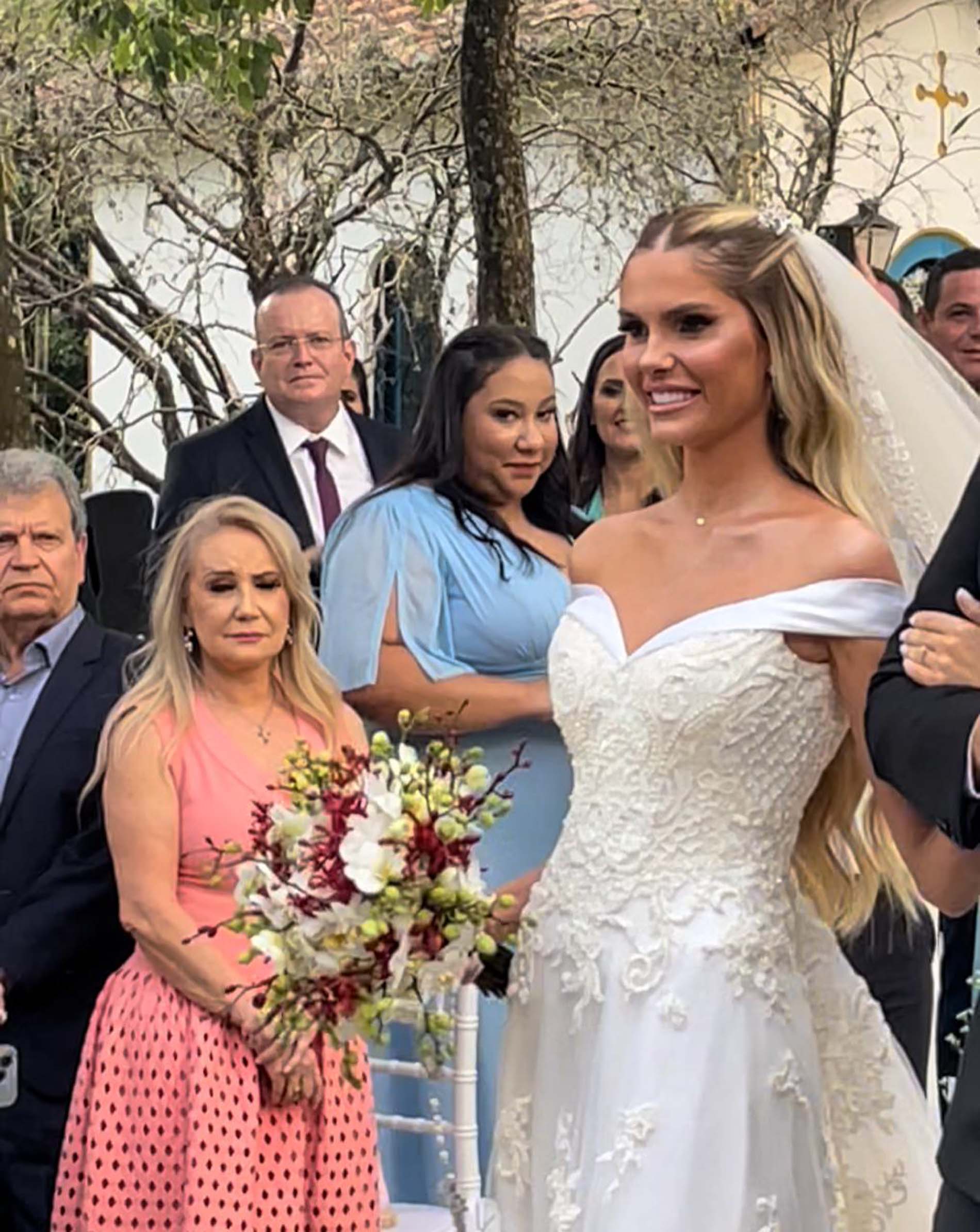 Bárbara Evans se casa com Gustavo Theodoro