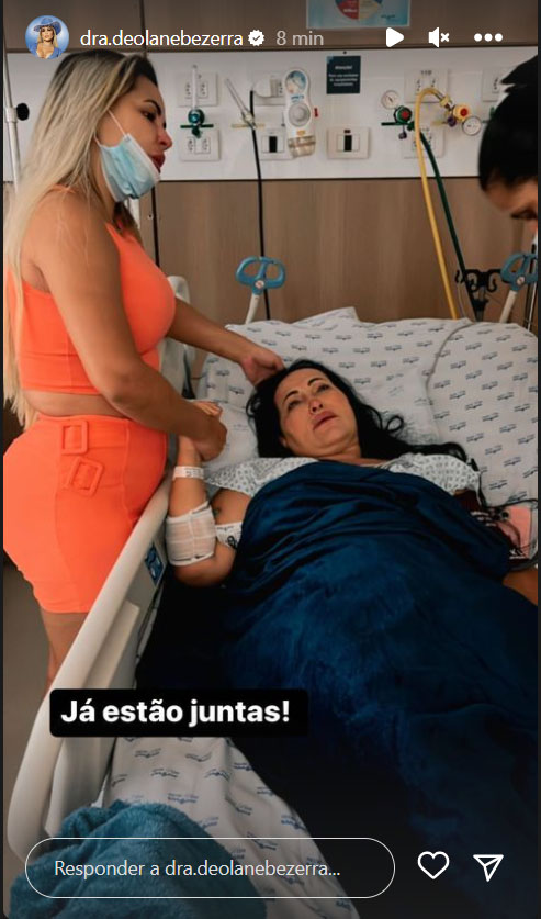 Deolane Bezerra encontra a mãe