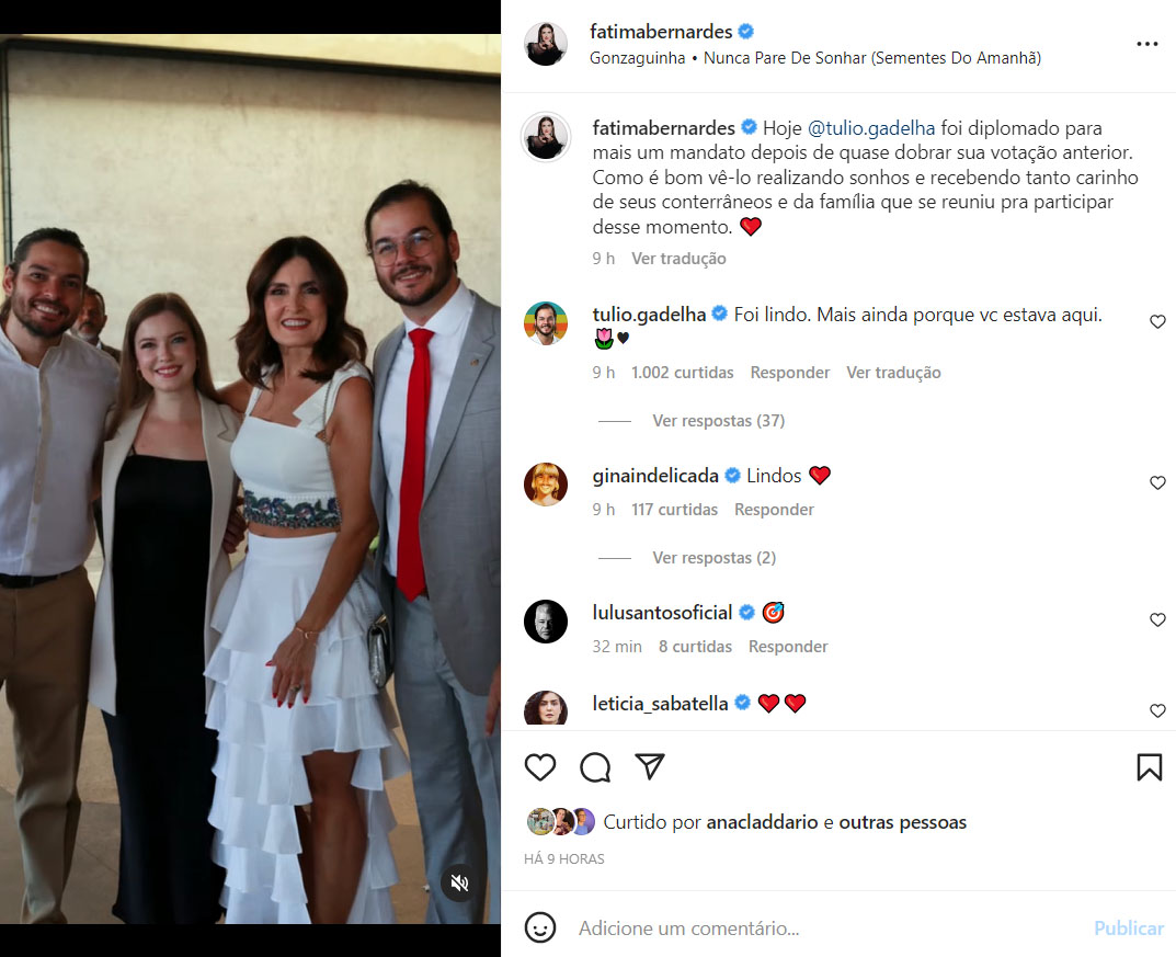 Fátima Bernardes acompanha a cerimônia de diplomação do namorado, Túlio Gadelha