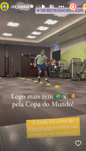 Neymar Jr. treina com bola após lesão na Copa
