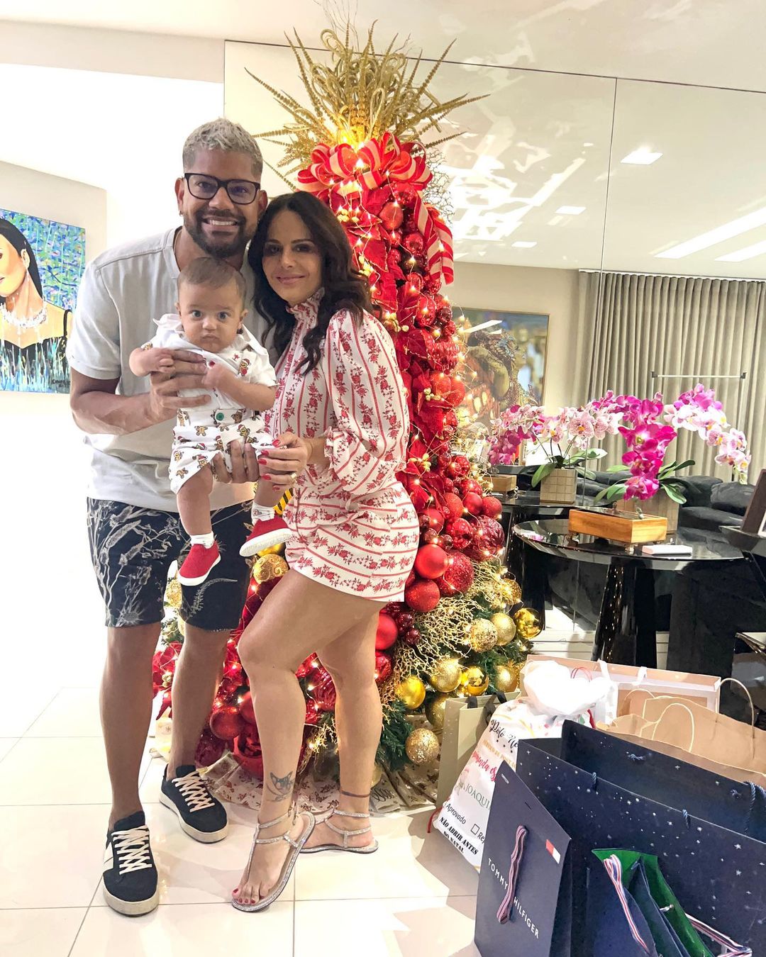 Viviane Araújo com o marido e o filho - Foto: Reprodução / Instagram