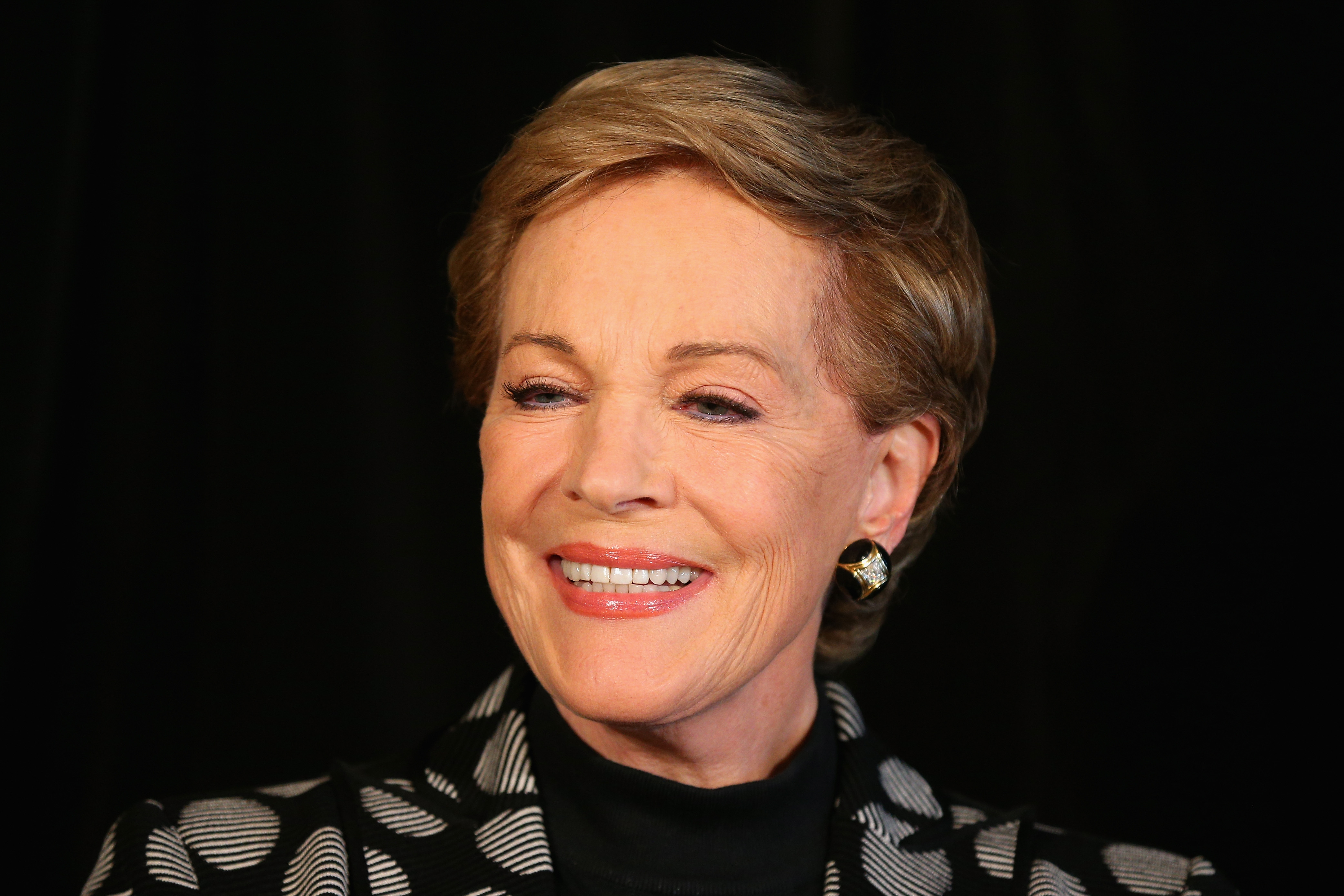 Julie Andrews também já recebeu uma condecoração britânica.  Crédito: Getty Images 