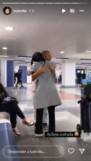 Brunna Gonçalves perde o celular no aeroporto de Miami e Ludmilla brinca com a situação