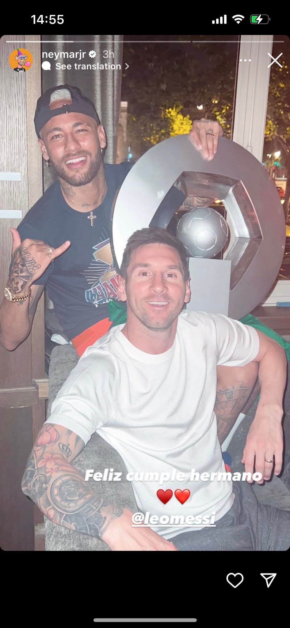 Neymar faz singela homenagem no aniversário de Messi