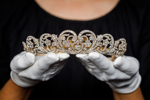 A tiara foi usada por Diana em seu casamento