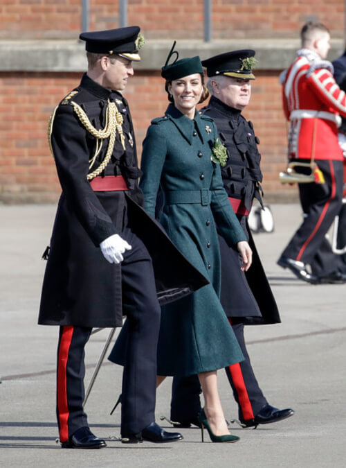 O Príncipe William e sua esposa Kate Middleton celebraram o Dia de São Patrício em um desfile realizado na cidade de Aldershot, à 60km de Londres