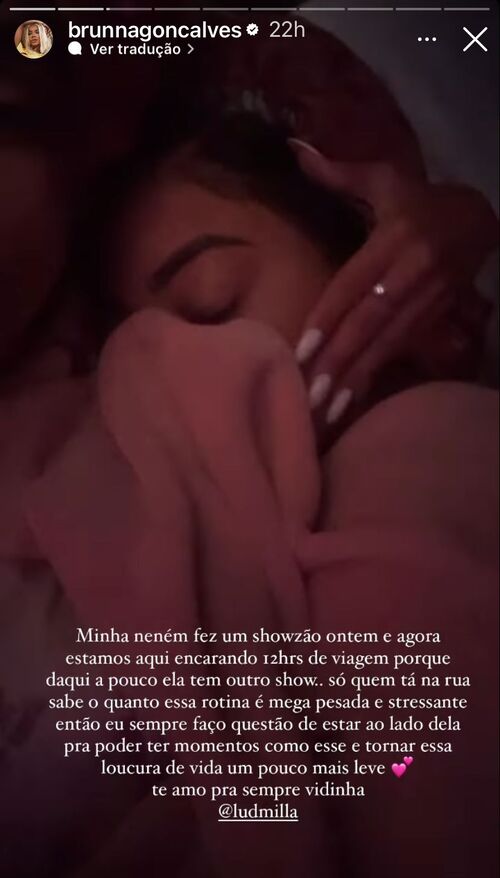 Brunna Gonçalves foi ao seu Instagram se declarar para sua esposa Ludmilla que aparecia descansando. 