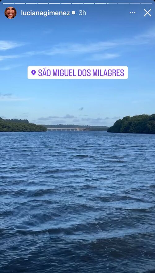 Luciana Gimenez (53) compartilhou algumas fotos de sua viagem ao município de São Miguel dos Milagres, em Alagoas. 