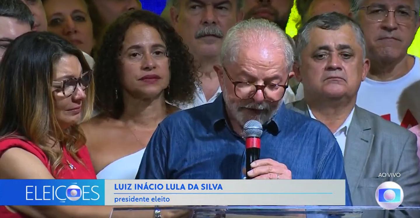 Rosângela Silva, a Janja, se emociona no discurso de Lula