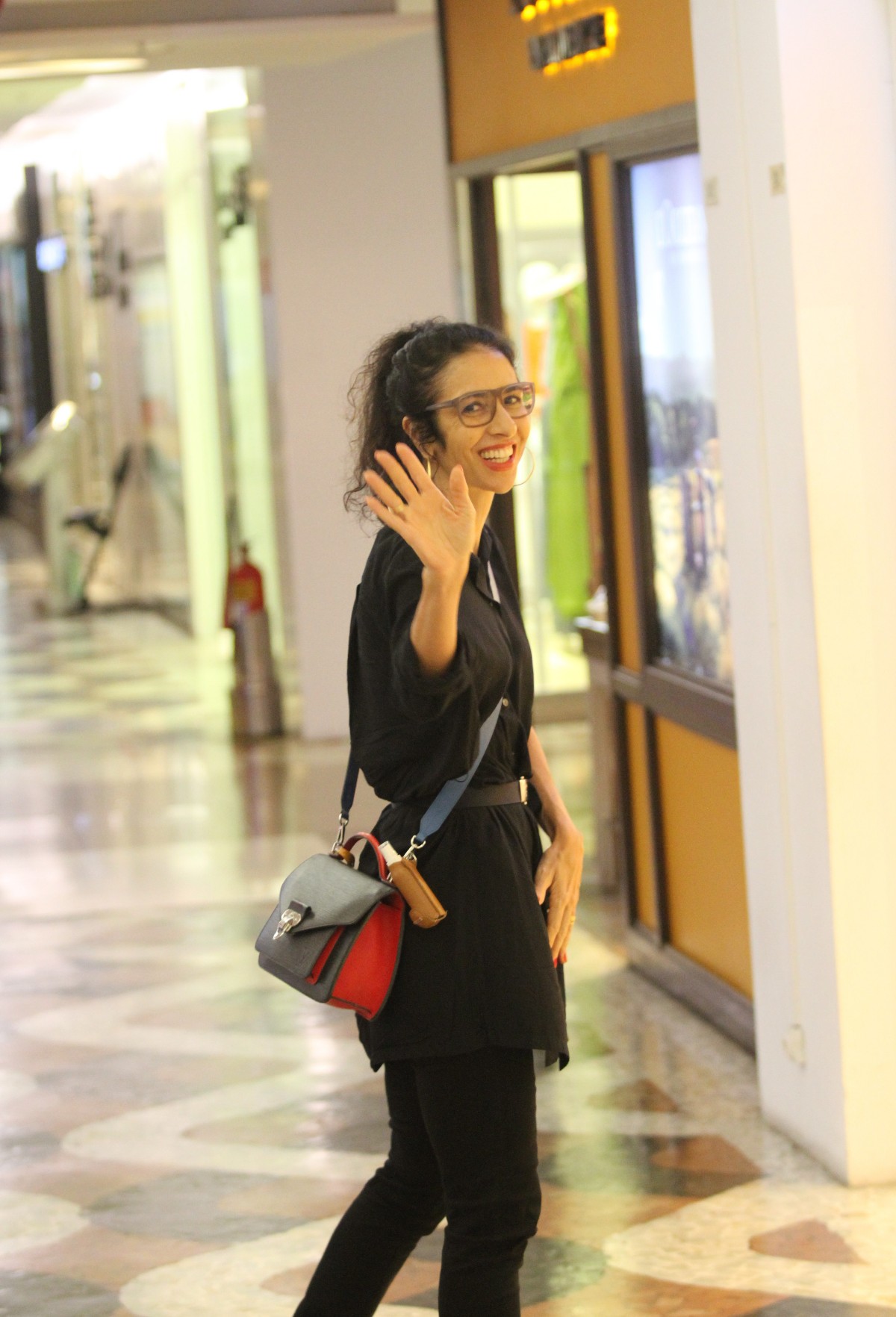 Marisa Monte em passeio por shopping da Zona Sul do Rio, nesta segunda-feira
