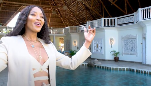A modelo Naomi Campbell transformou sua luxuosa vila no Quênia em um paraíso do bem-estar e relaxamento. 