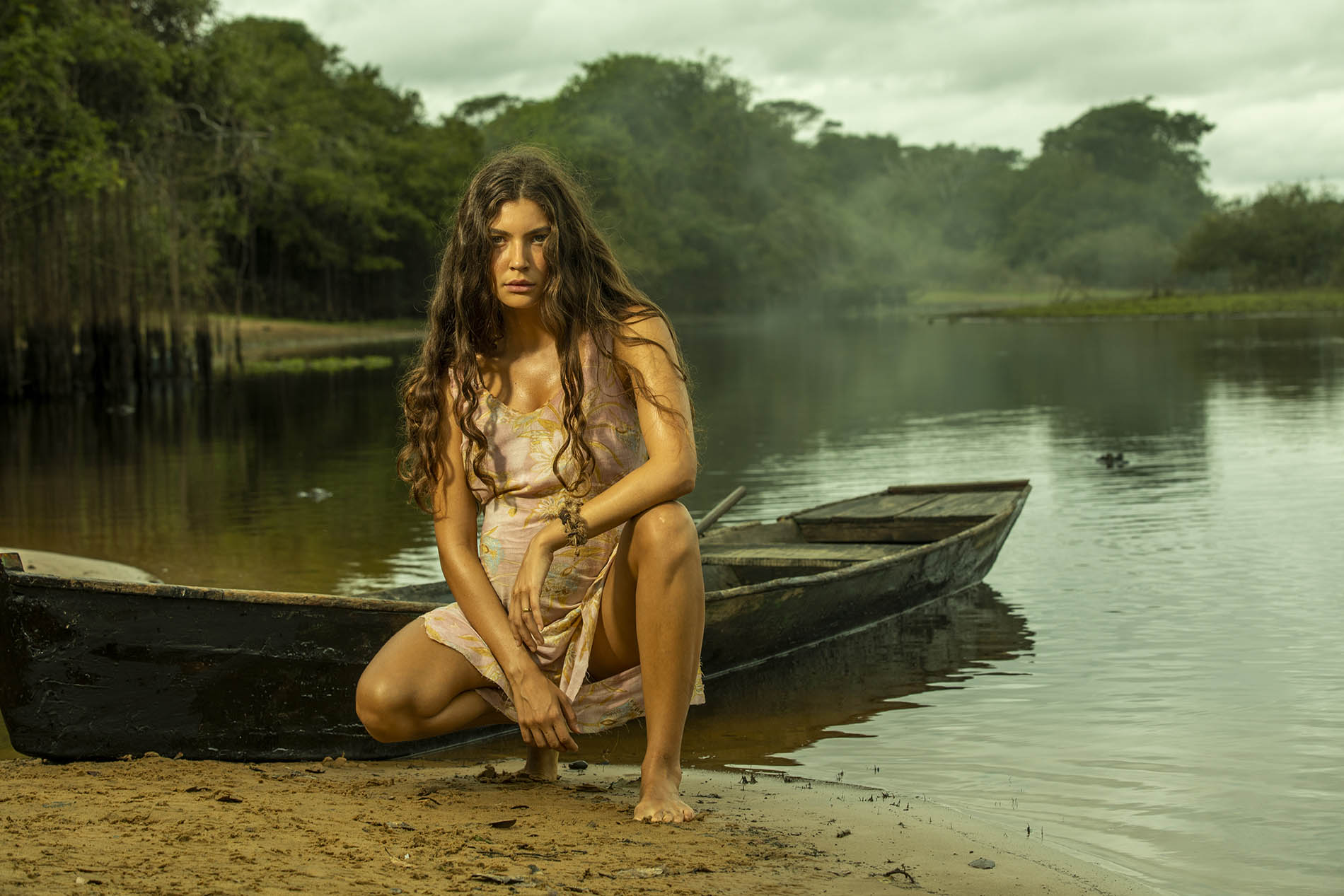 fotos da cena do parto de Juma em Pantanal