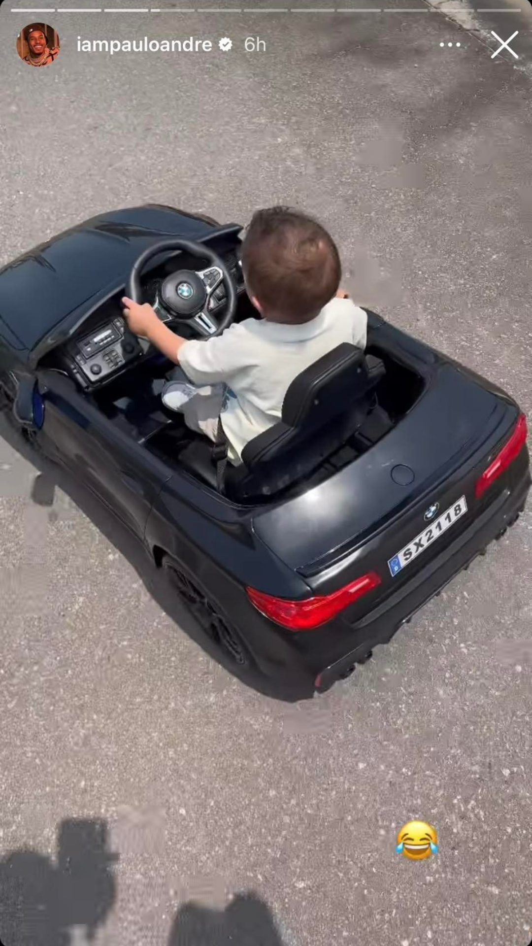 Paulo André exibe filho se divertindo em carrinho elétrico. Reprodução/Instagram 