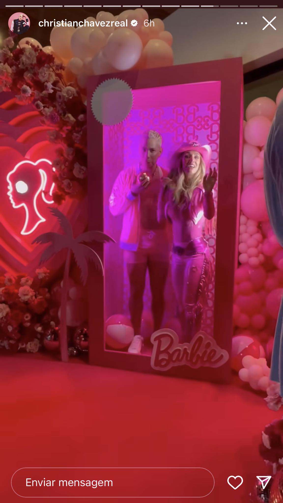 Christian Chávez, do RBD, faz 40 anos em festa com tema da Barbie