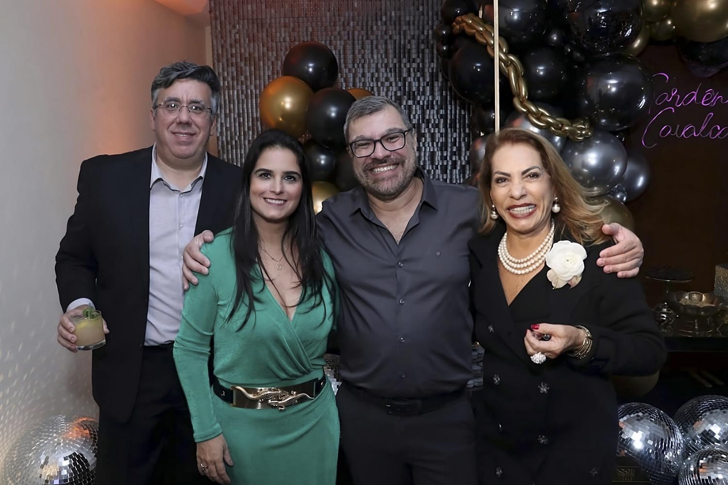 O assessor Liberado Júnior com a empresária Paula Rotter, Marcello Camargo e Orlanda Freire.