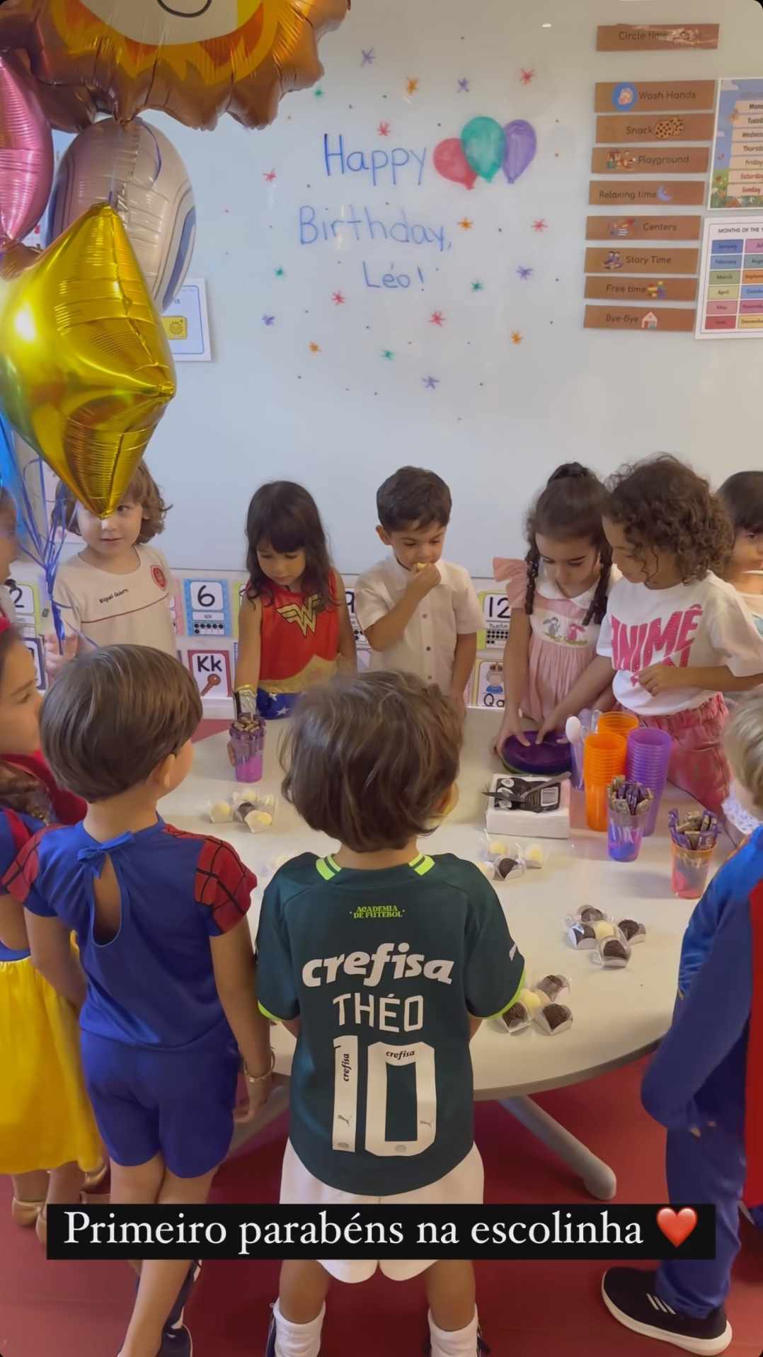 Filho de Marília Mendonça ganha festa de aniversário com amigos da escola