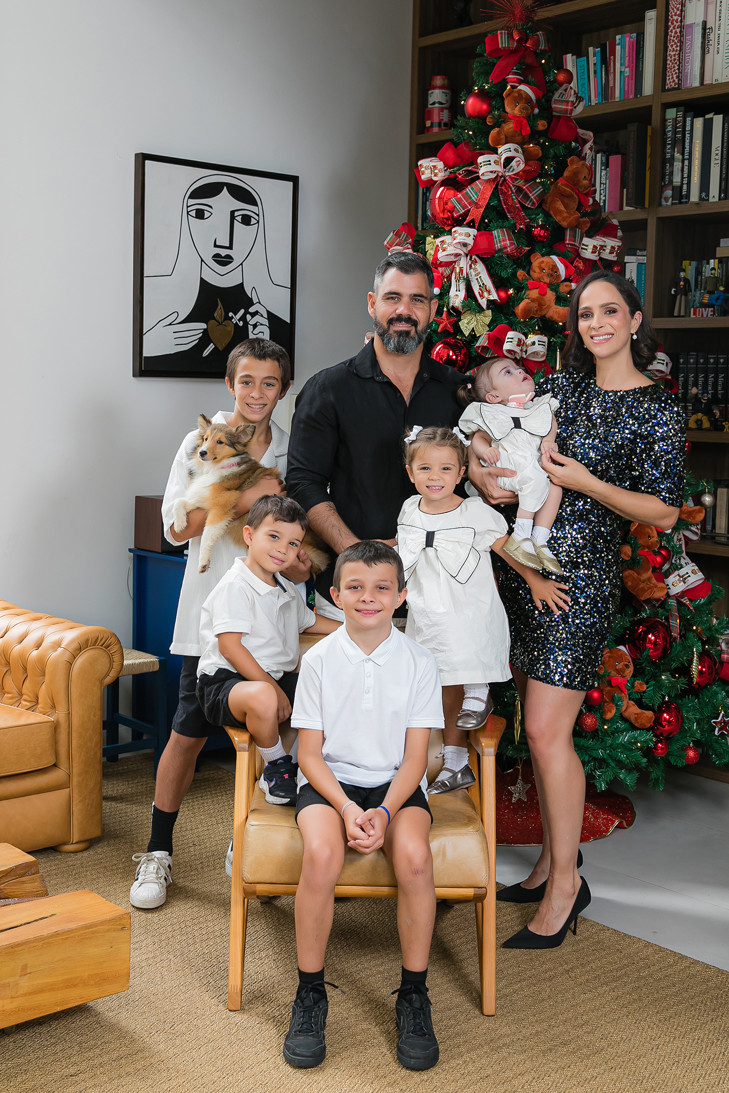 Juliano Cazarré e Leticia Cazarré com os filhos