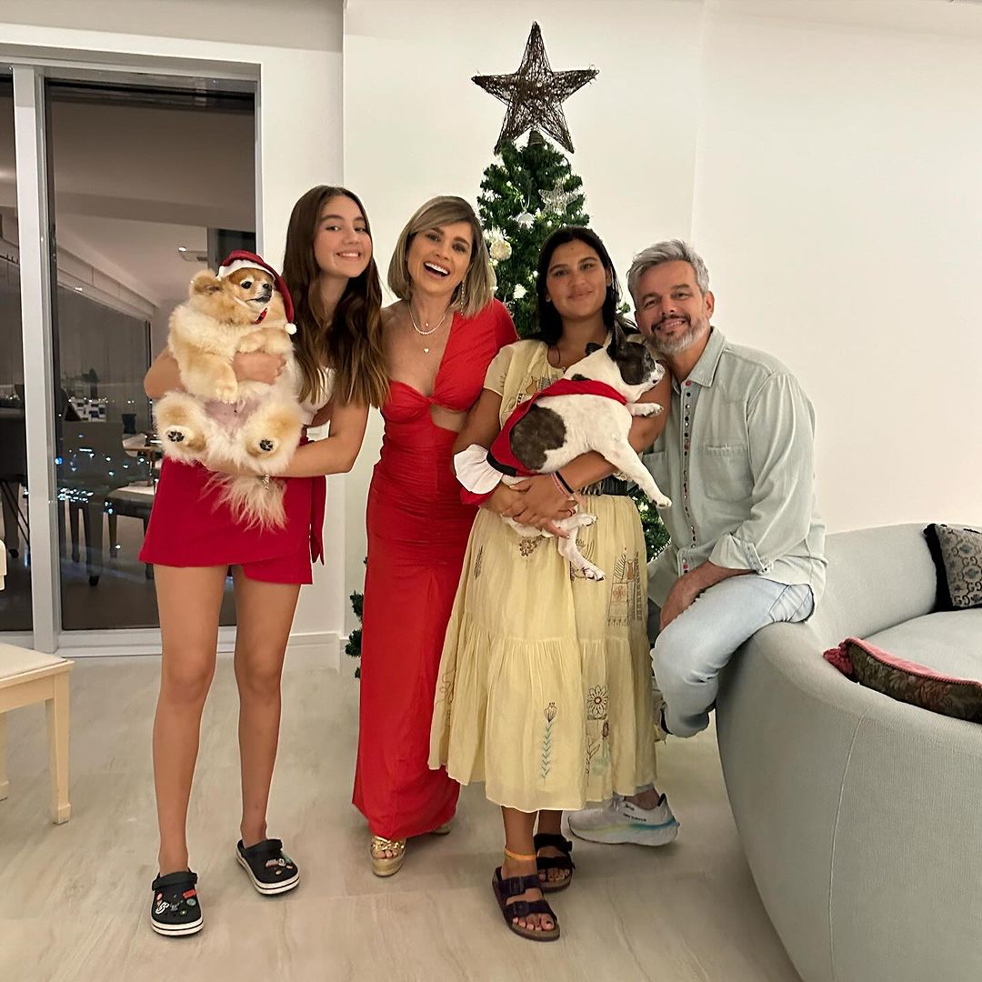 Flávia Alessandra e Otaviano Costa com as filhas - Foto: Reprodução / Instagram