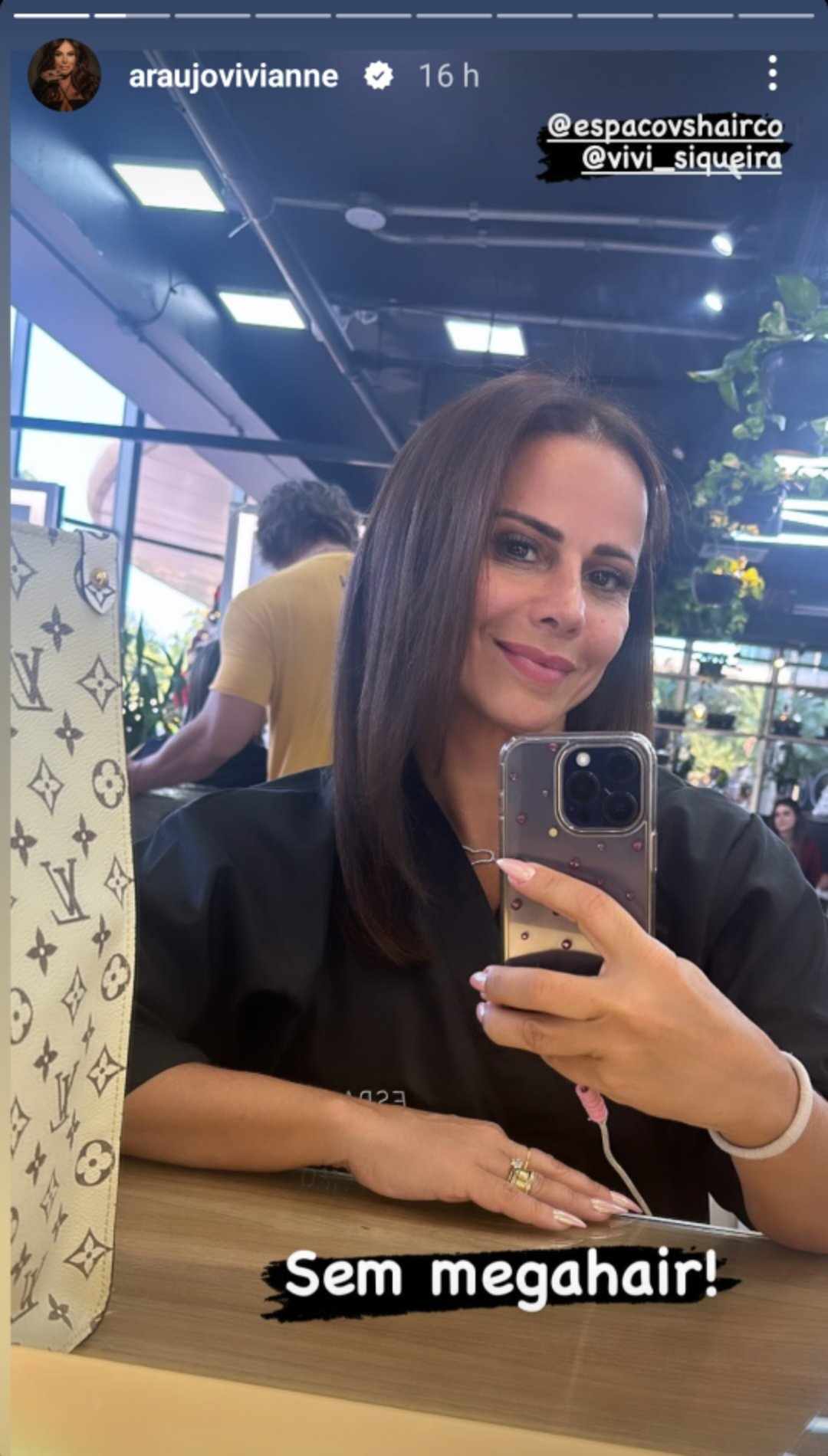 Viviane Araújo sem mega hair