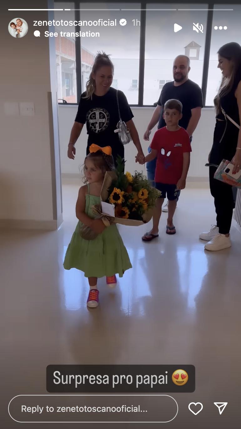 Zé Neto recebe os filhos no hospital