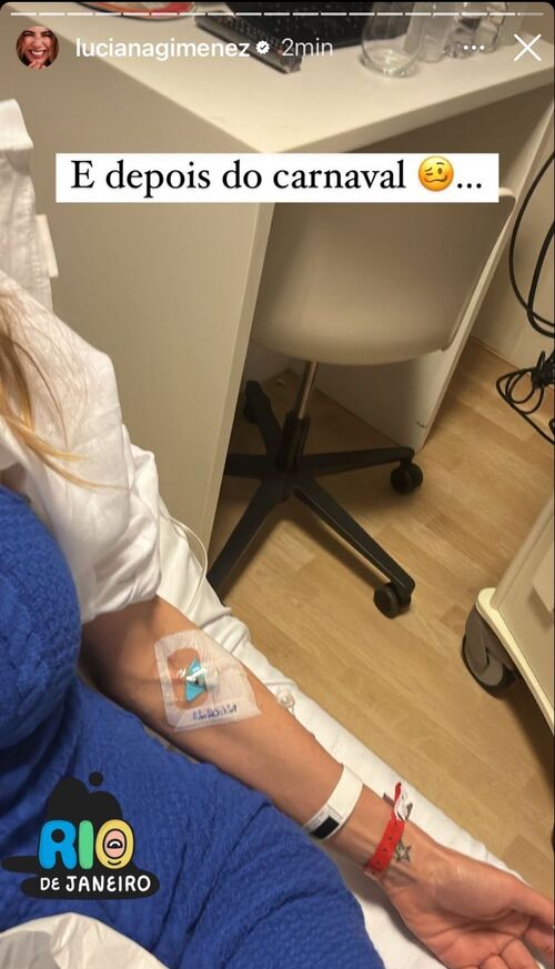 Luciana Gimenez assustou seus fãs ao compartilhar em seu Instagram uma imagem em que estava tomando soro no braço. 