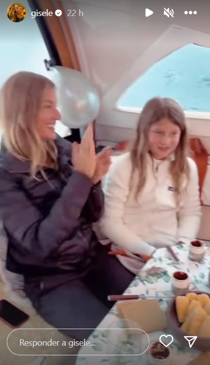 Gisele Bündchen mostra sua festa de aniversário com a irmã gêmea, Patricia