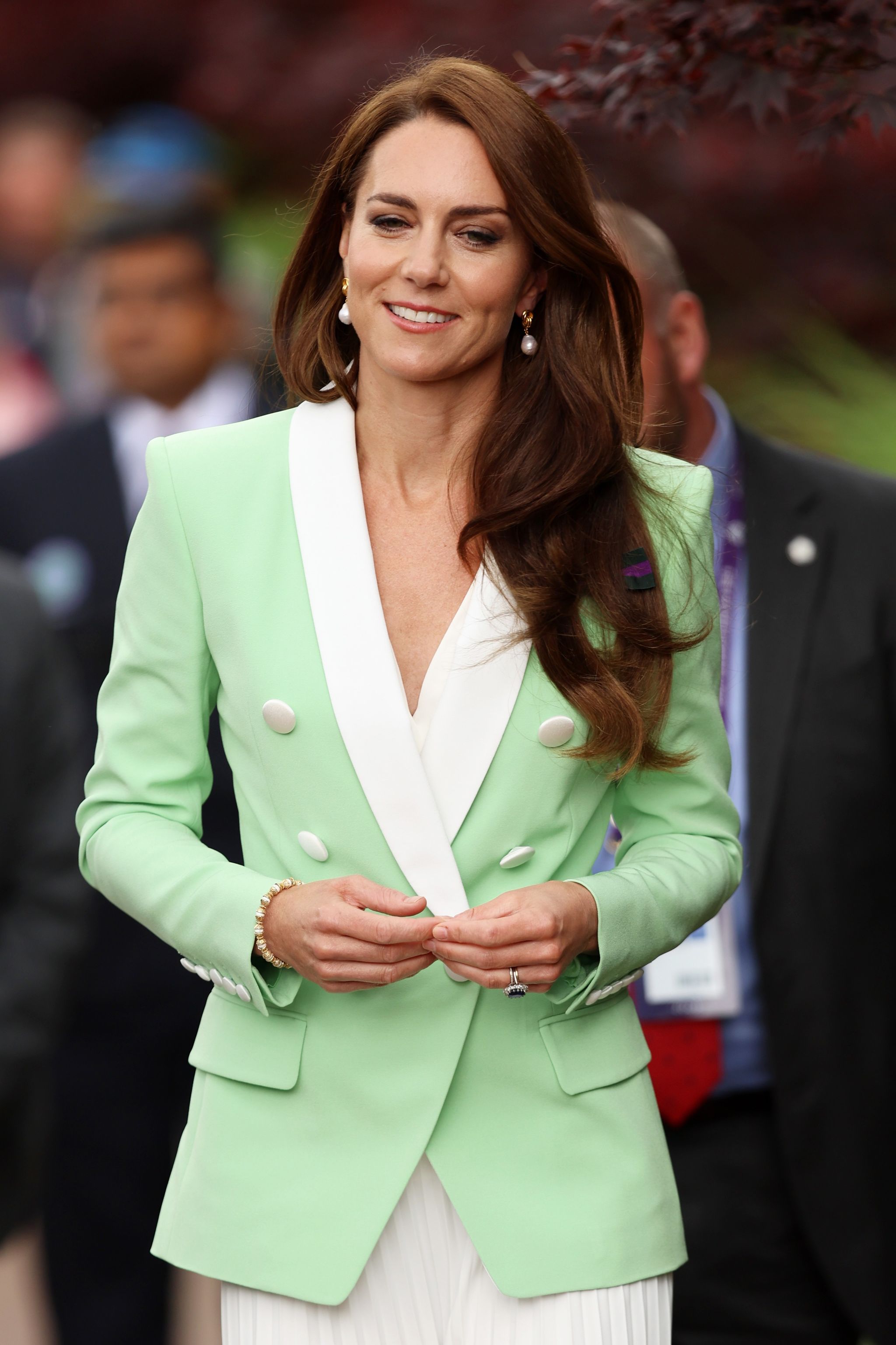 Kate Middleton usa blazer menta em manhã no Torneio de Wimbledon