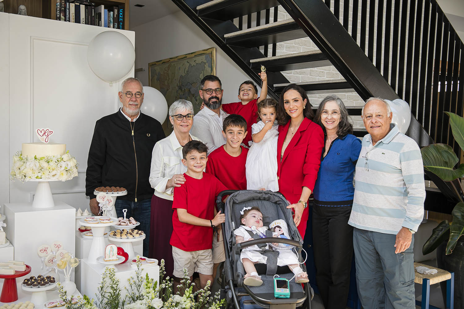 Juliano Cazarré reúne a família no aniversário da filha caçula, Maria Guilhermina