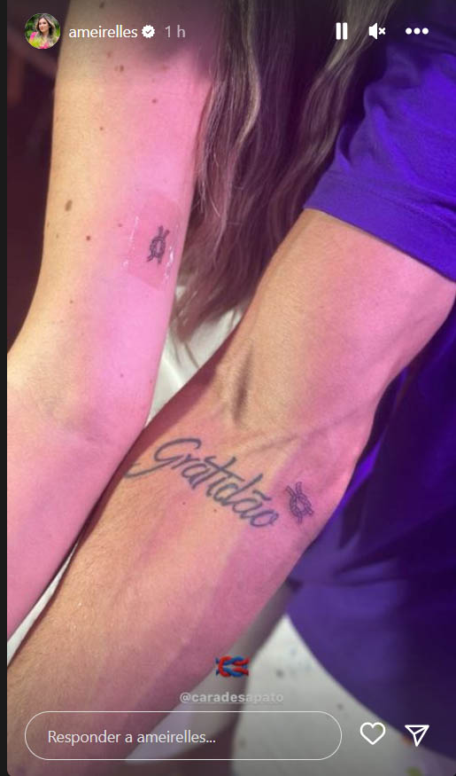Ex-BBBs Amanda e Cara de Sapato fazem tatuagem juntos