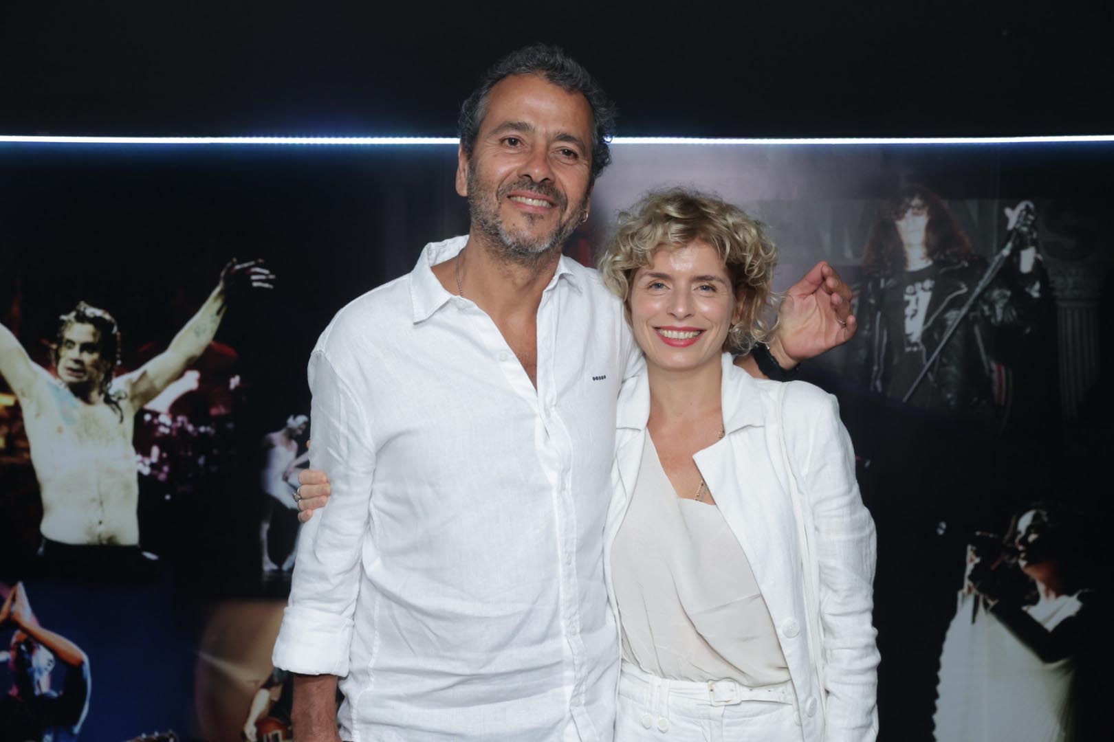 Marcos Palmeira curte noitada com a esposa, Gabriela Gastal