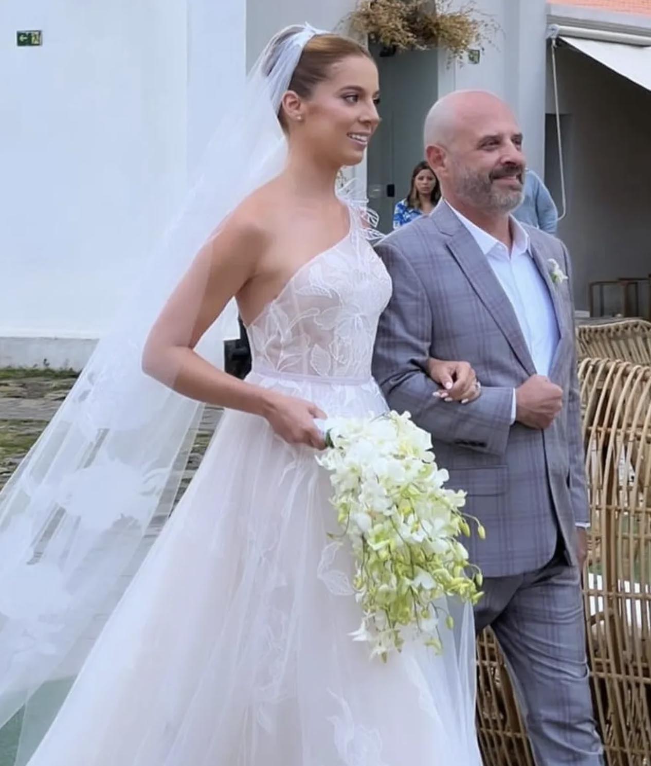 Casamento de Henrique Dubugras e Laura Fiuza em Fernando de Noronha